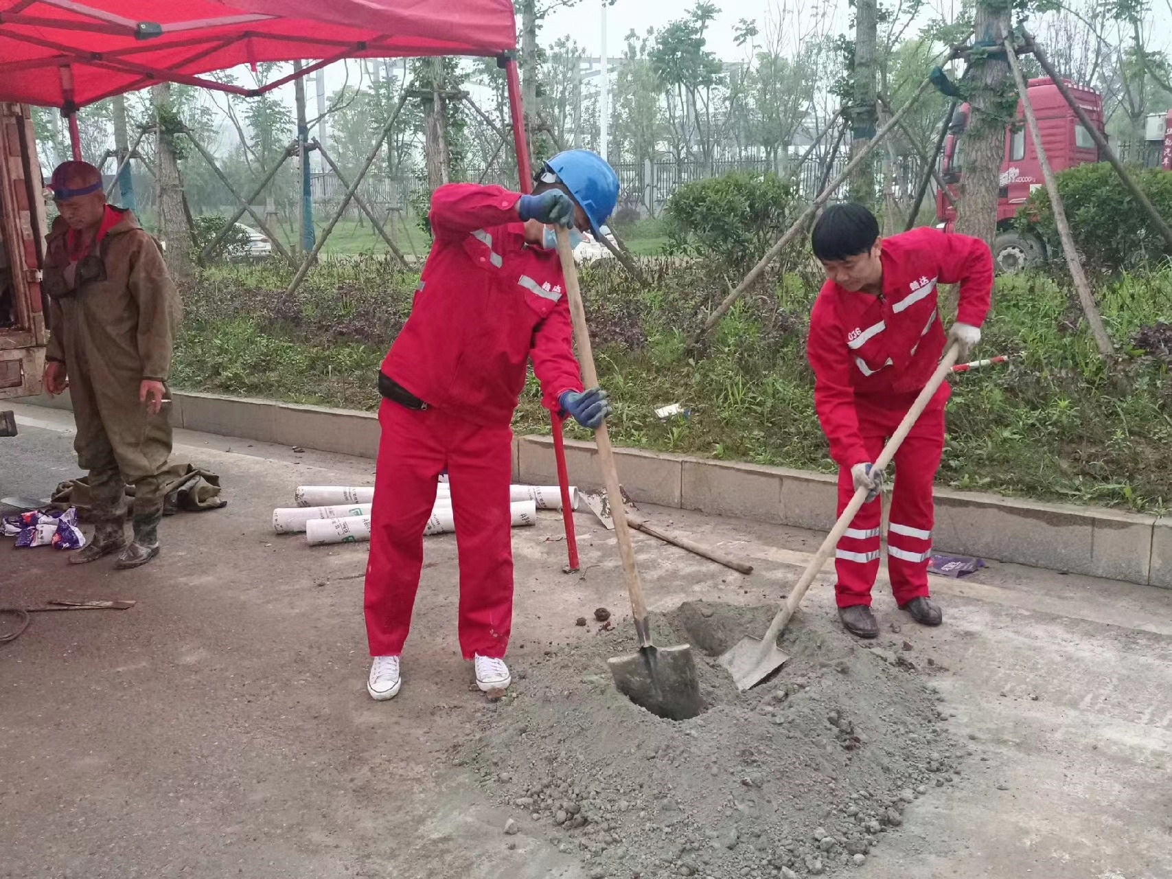南山管道疏通哪家好】及时进行市政管道清淤
